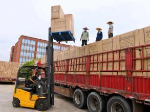 人力搬運(yùn)與力工搬家?guī)煾?為您提供專(zhuān)業(yè)的搬運(yùn)裝卸服務(wù)